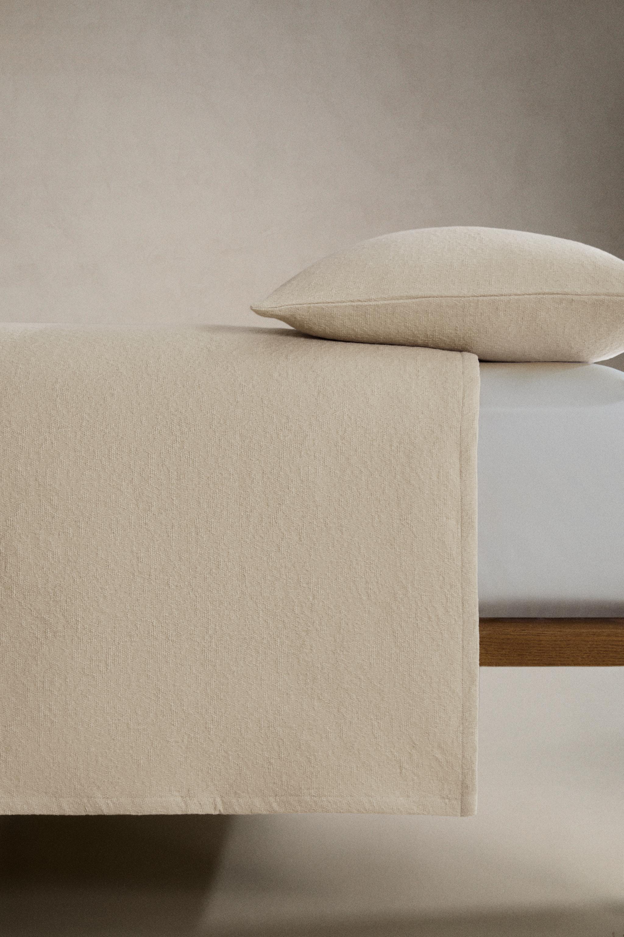 JACQUARD COTTON BEDSPREAD